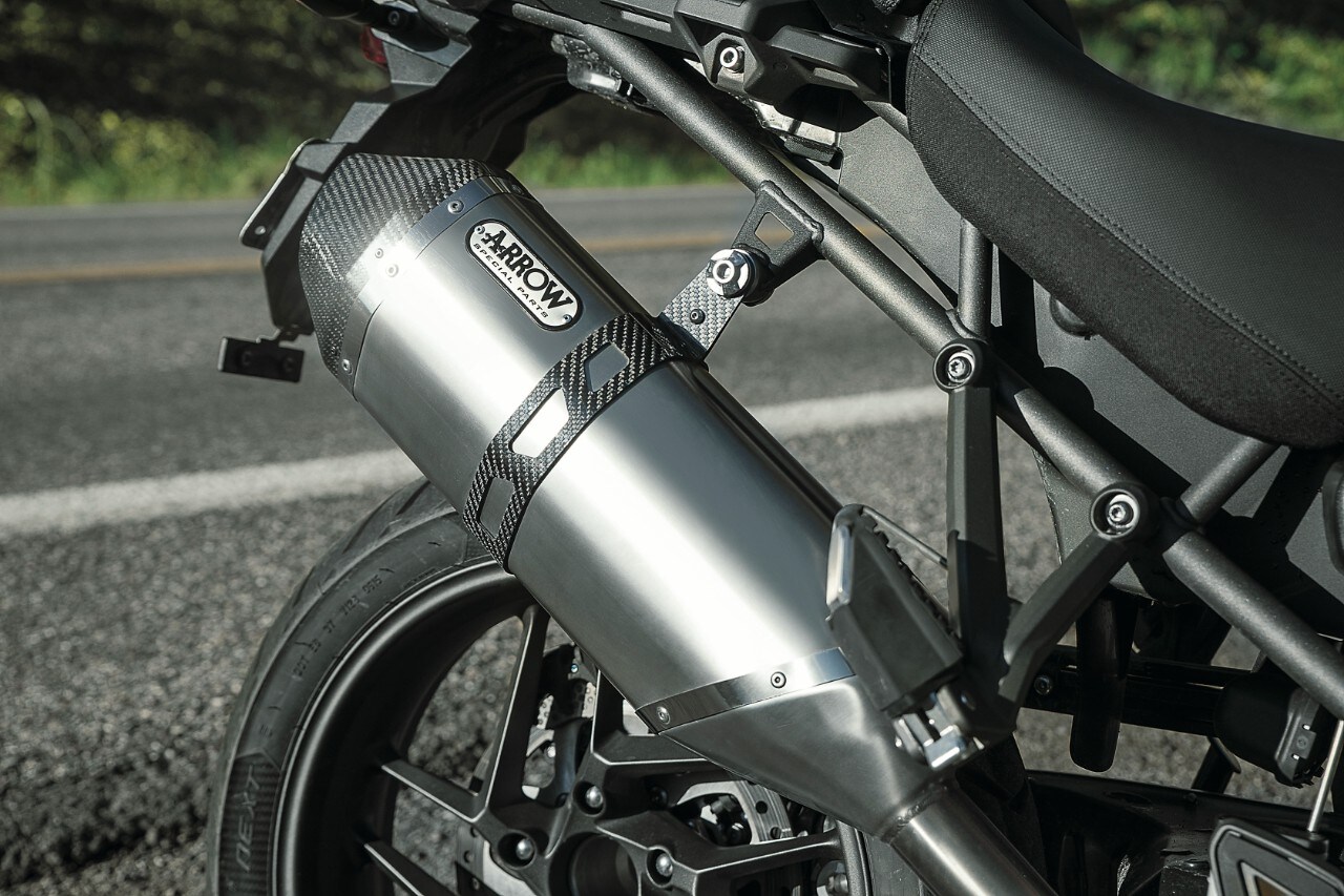 Triumph Tiger 1200 XRT vs Tiger 800 XRT, crossover contro